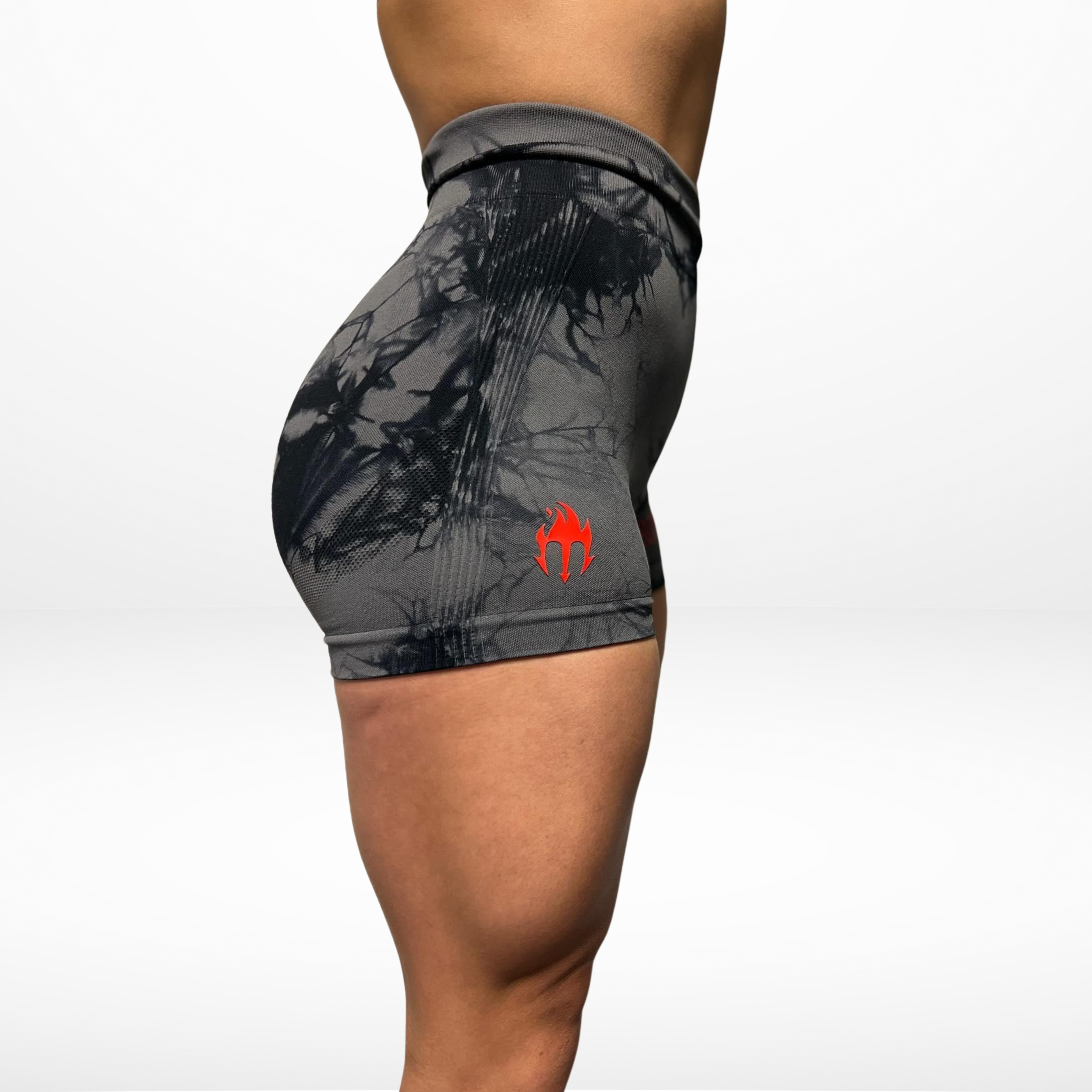 Women's "Obsidian storm" short